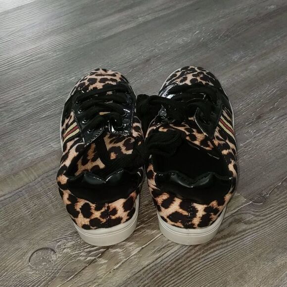 Olivia Miller Girl Leopard print lace up shoes - Picture 4 of 10
